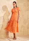 vestido-na-cor-laranja-marta-jany-pim