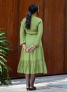 vestido-na-cor-verde-neila-jany-pim