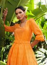 vestido-na-cor-laranja-rebeca-jany-pim